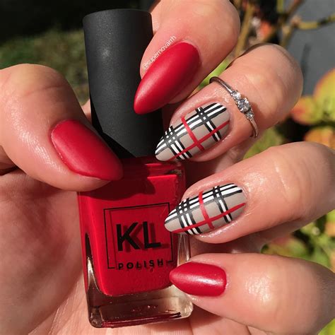 fingernägel burberry|burberry nails holiday plaid.